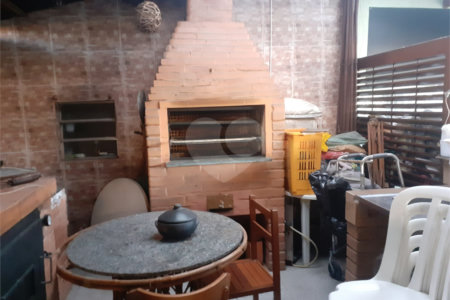 Casa à venda com 4 quartos, sendo 1 suíte, em Vila Gustavo, São Paulo, SP