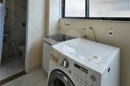 Apartamento à venda com 2 quartos, sendo 1 suíte,  em Laranjeiras, Rio de Janeiro, RJ