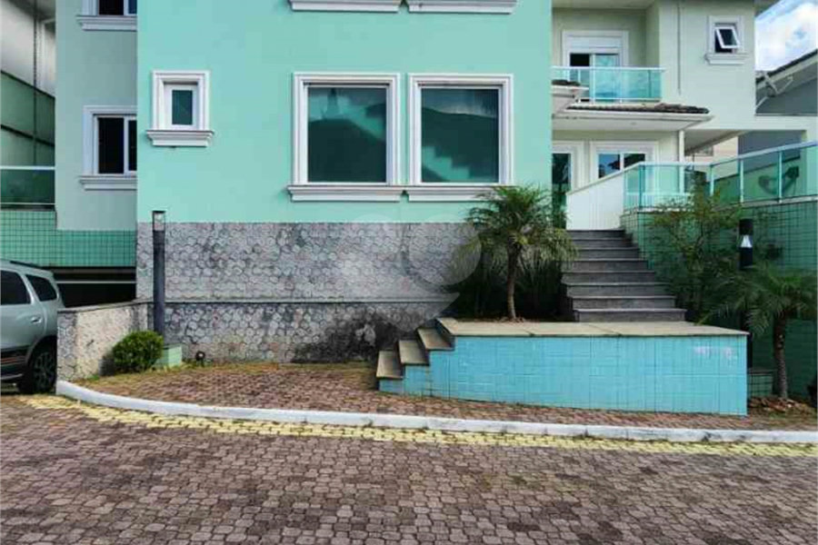 Casa à venda com 3 suítes no condomínio Quinta de Santo Antônio, São Paulo - SP