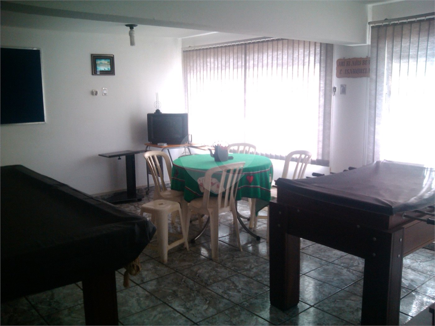 Sobrado com salão comercial na Sallum.