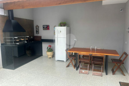 Sobrado à venda com 3 quartos, sendo 1 suíte, em Santa Teresinha, São Paulo, SP