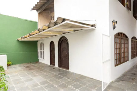 Casa à venda com 4 quartos, sendo 1 suíte,  em Vila Tiradentes, São Paulo, SP