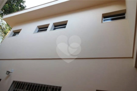 Sobrado à venda com 3 quartos, sendo 1 suíte, em Jardim São Luís, São Paulo, SP