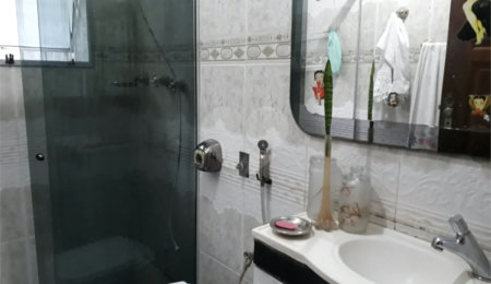 Sobrado à venda com 5 quartos, sendo 1 suíte,  em Parque Edu Chaves, São Paulo, SP