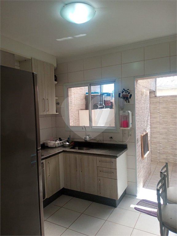 Casa à venda com 3 quartos, sendo 1 suíte, no condomínio Village St. Louis, São Paulo - SP
