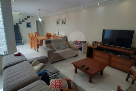 Sobrado à venda com 4 quartos, sendo 1 suíte, em Vila Lúcia, São Paulo, SP