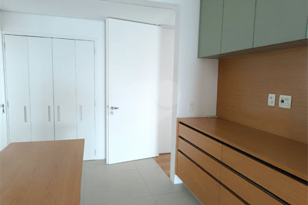 Apartamento à venda ou para alugar com 3 suítes em Pinheiros, São Paulo, SP