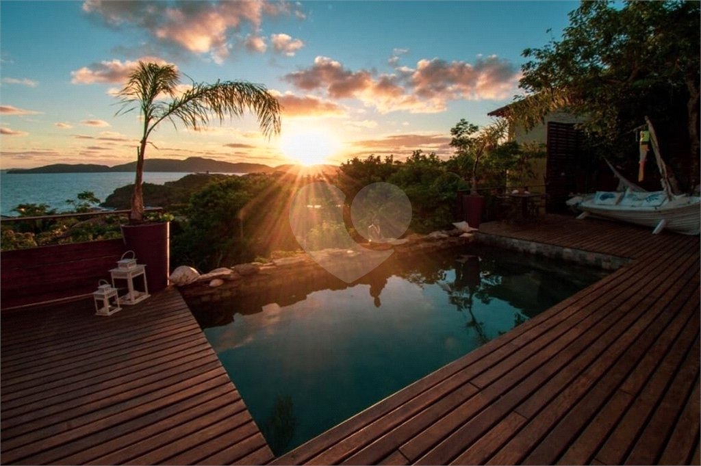 Casa à venda com 4 quartos, sendo 2 suítes,  em Albatroz, Armação dos Búzios, RJ