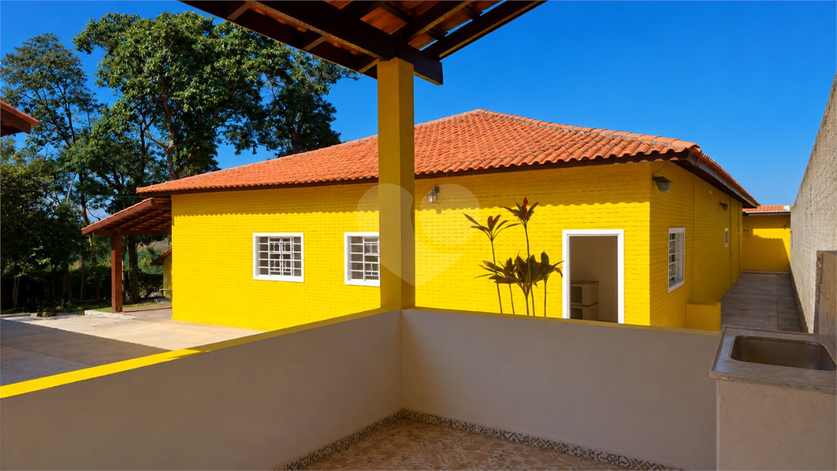 Chácara à venda com 3 suítes em Vila Xisto, São Miguel Arcanjo, SP