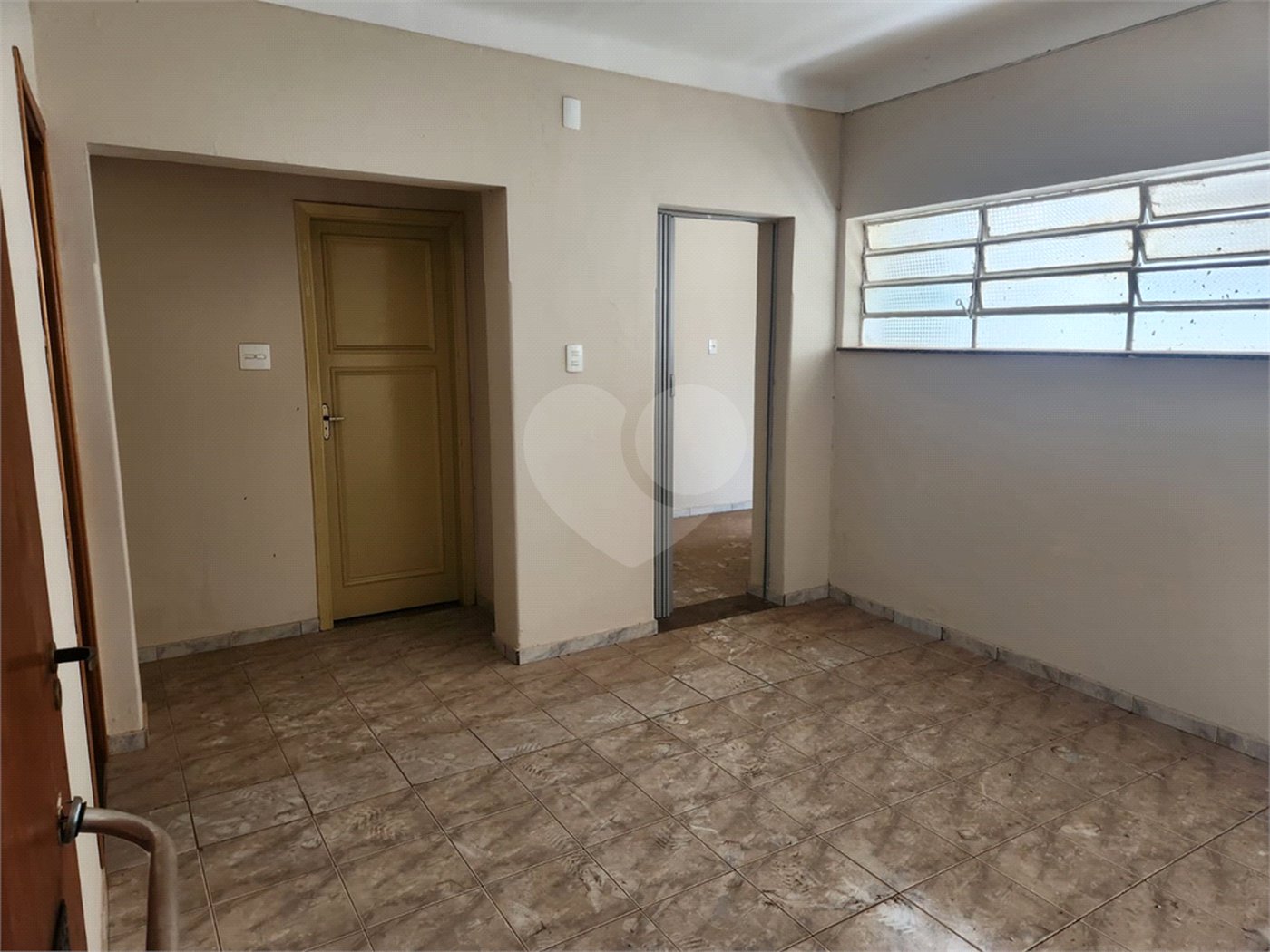 Sobrado à venda com 4 quartos, sendo 1 suíte, no Centro, Araraquara, SP