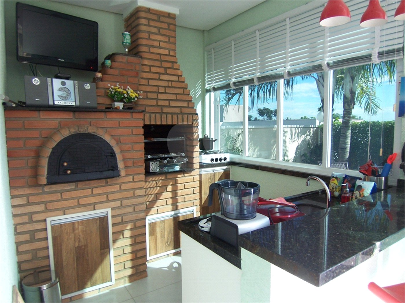Casa à venda com 3 suítes no condomínio Residencial Recanto dos Paturis, Vinhedo - SP