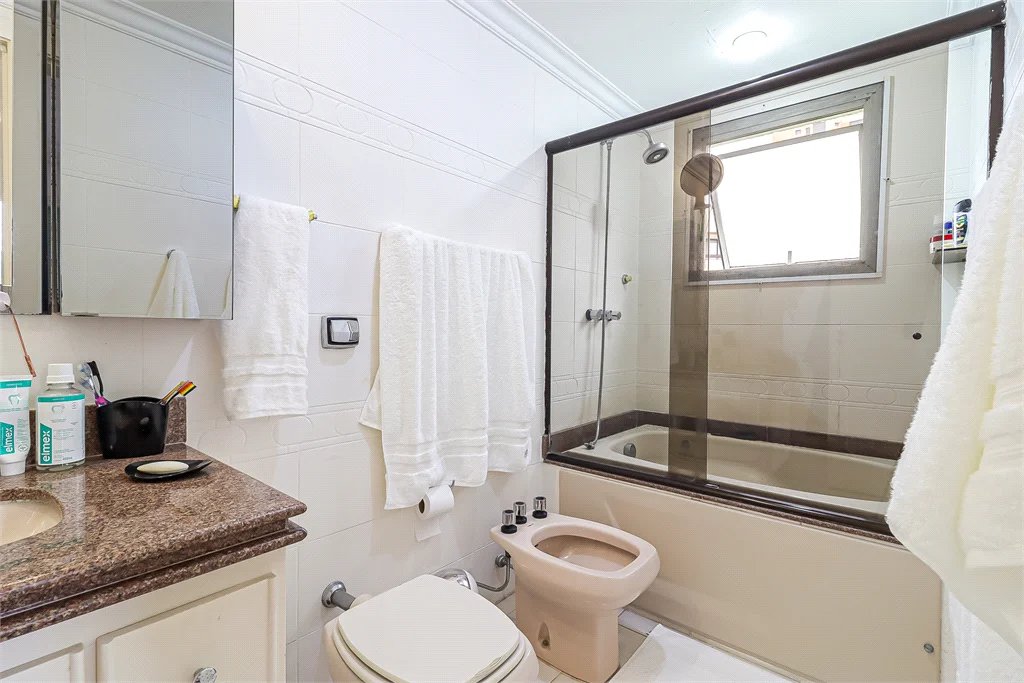 Apartamento à venda com 4 quartos, sendo 2 suítes, em Vila Morumbi, São Paulo, SP