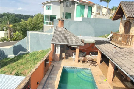 Casa à venda com 4 quartos, sendo 2 suítes, no condomínio Aruã Eco Park, Mogi das Cruzes - SP