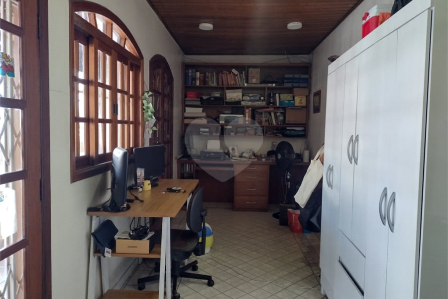 Casa à venda com 4 quartos, sendo 2 suítes, em Vila Gustavo, São Paulo, SP
