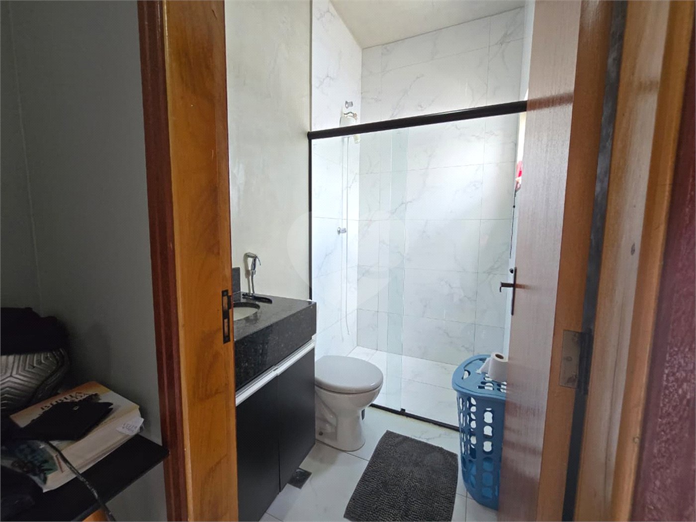 Casa à venda com 3 quartos, sendo 2 suítes,  no condomínio Residencial Marina, Itapetininga - SP