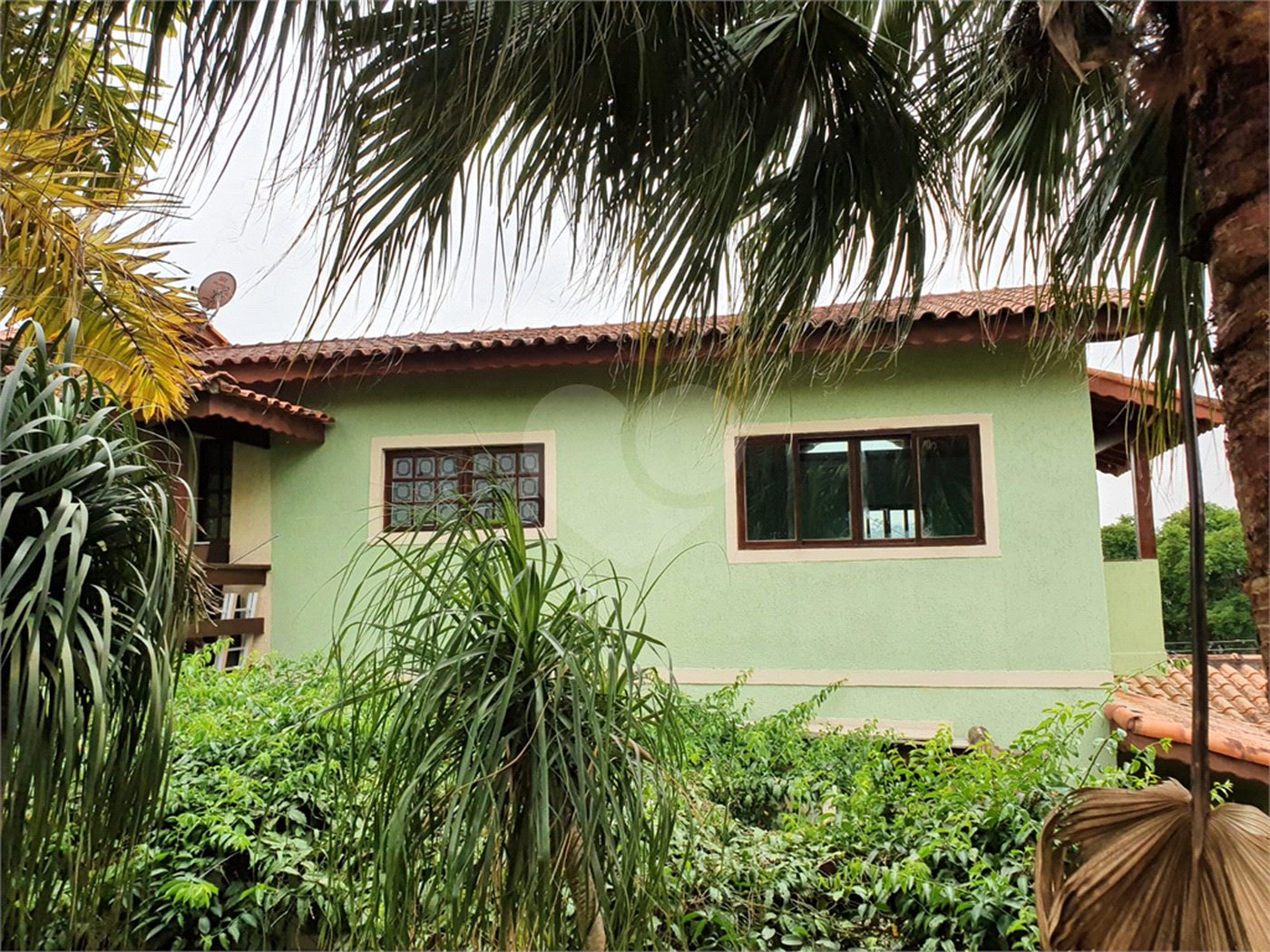 Casa à venda com 3 quartos, sendo 2 suítes, no condomínio Residencial Jardim Lago da Cantareira, Mairiporã - SP