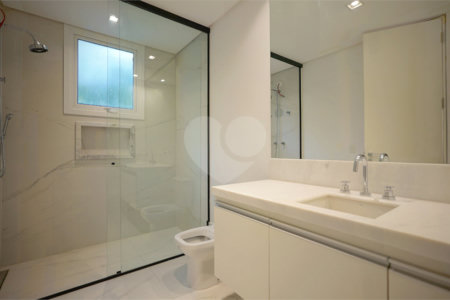 Casa para alugar com 4 suítes no condomínio Hípica Garden, São Paulo - SP