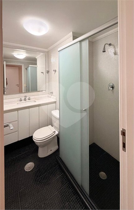 Apartamento à venda com 3 quartos, sendo 1 suíte,  em Moema, São Paulo, SP