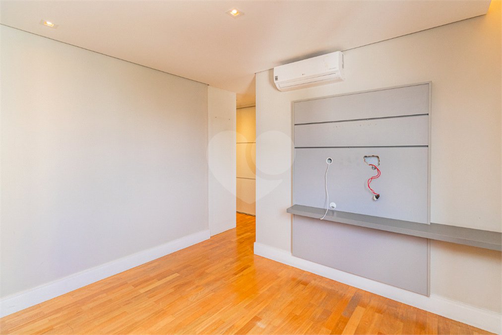 Apartamento à venda com 3 suítes em Granja Julieta, São Paulo, SP