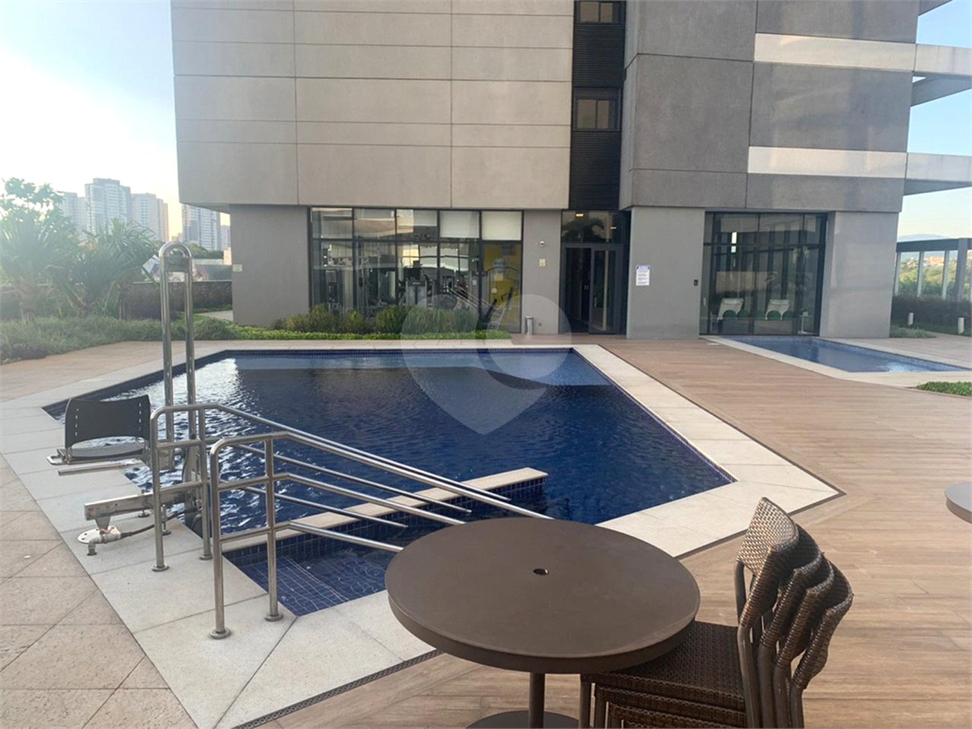 Apartamento à venda com 2 quartos, sendo 1 suíte, em Parque Industrial Tomas Edson, São Paulo, SP