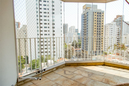 Apartamento à venda com 3 suítes em Moema, São Paulo, SP