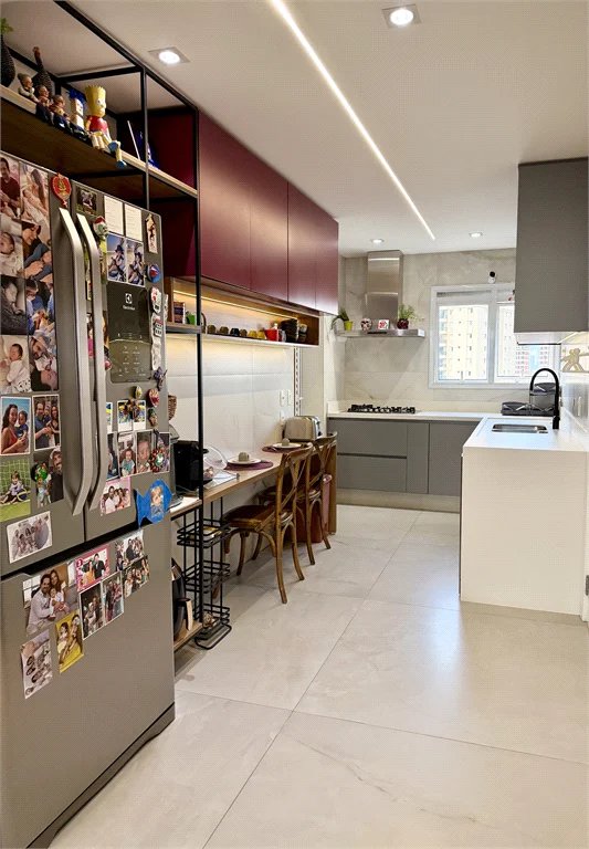 Apartamento à venda com 3 suítes em Vila Romana, São Paulo, SP