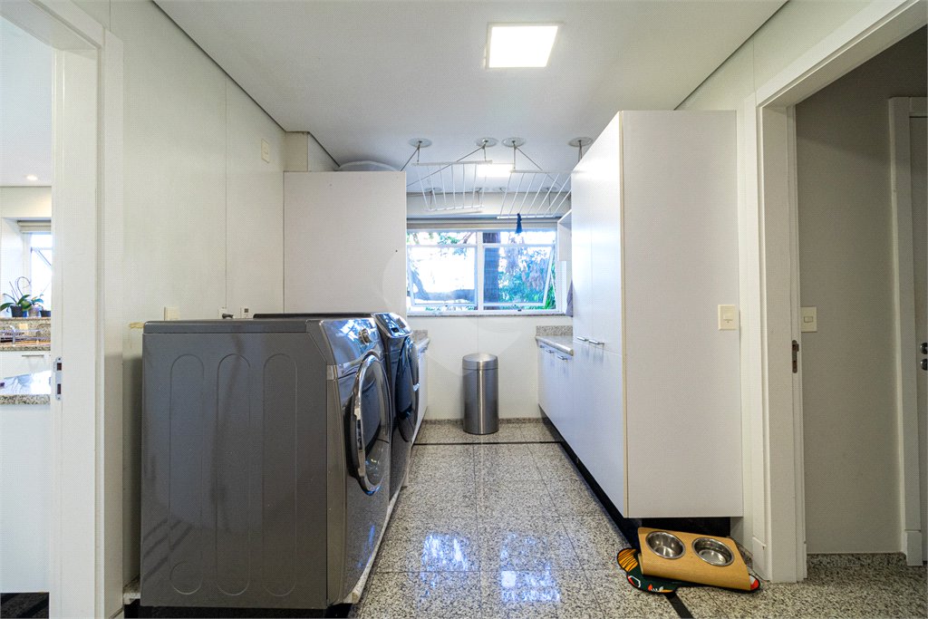Apartamento à venda com 5 suítes em Moema, São Paulo, SP
