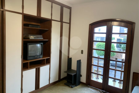 Sobrado à venda com 4 quartos, sendo 3 suítes, em Planalto Paulista, São Paulo, SP