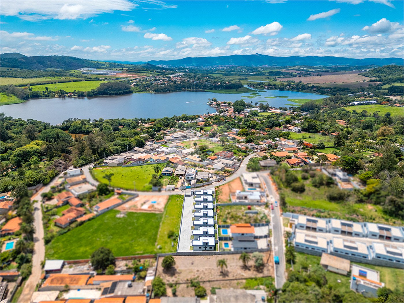 Villagio à venda com 3 quartos, sendo 1 suíte, em Jardim Paraíso da Usina, Atibaia, SP