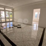 Casa à venda com 4 quartos, sendo 2 suítes, no condomínio Flamboyant, Atibaia - SP