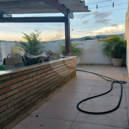Casa térrea com 300m², 120m² de área construída, 2 quartos, vaga para 3 carros, à venda em Pirituba