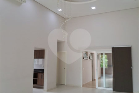 Casa à venda com 3 suítes no condomínio Residencial Terra Nobre, Indaiatuba - SP