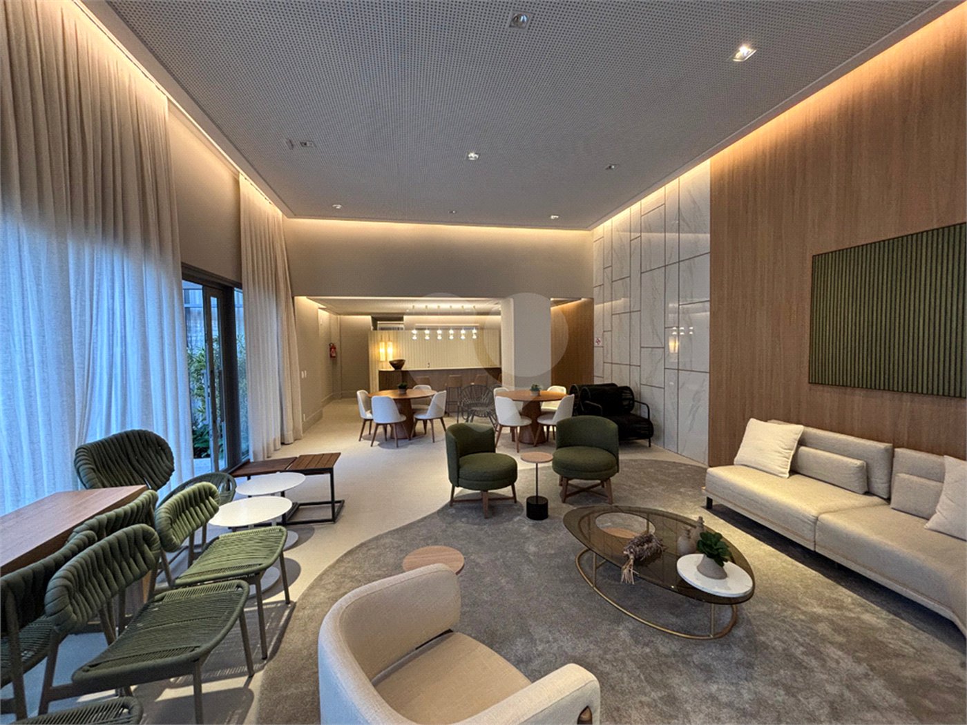 Apartamento à venda com 3 suítes em Moema, São Paulo, SP