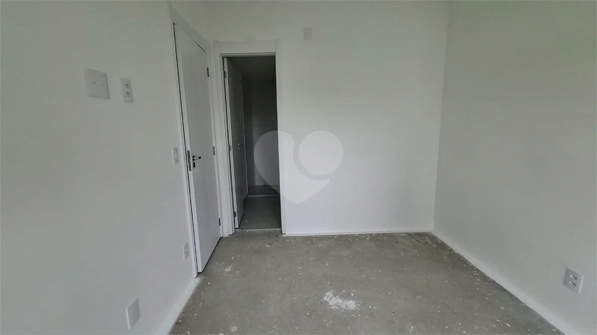 Apartamento à venda com 3 suítes em Vila Pirajussara, São Paulo, SP