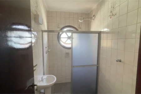 Sobrado à venda com 4 quartos, sendo 1 suíte, em Jardim Ester Yolanda, São Paulo, SP
