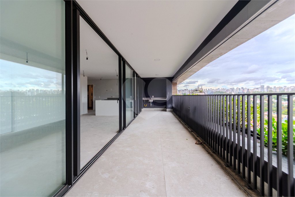 Apartamento à venda com 3 suítes em Vila Nova Conceição, São Paulo, SP