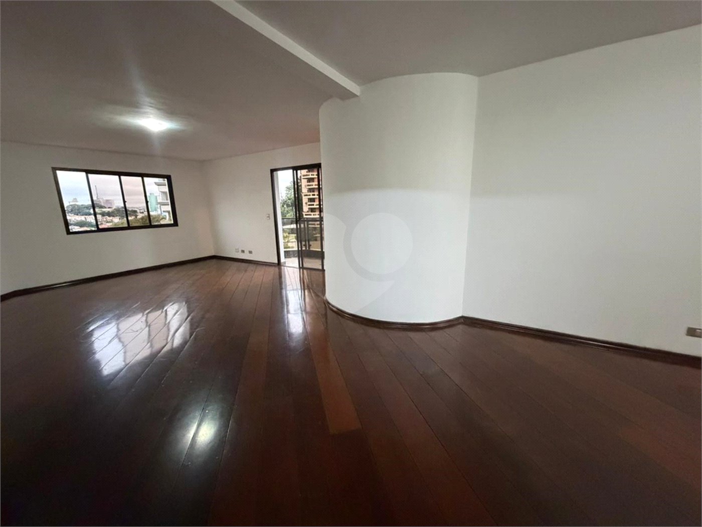 Apartamento com 3 suítes no Jardim França