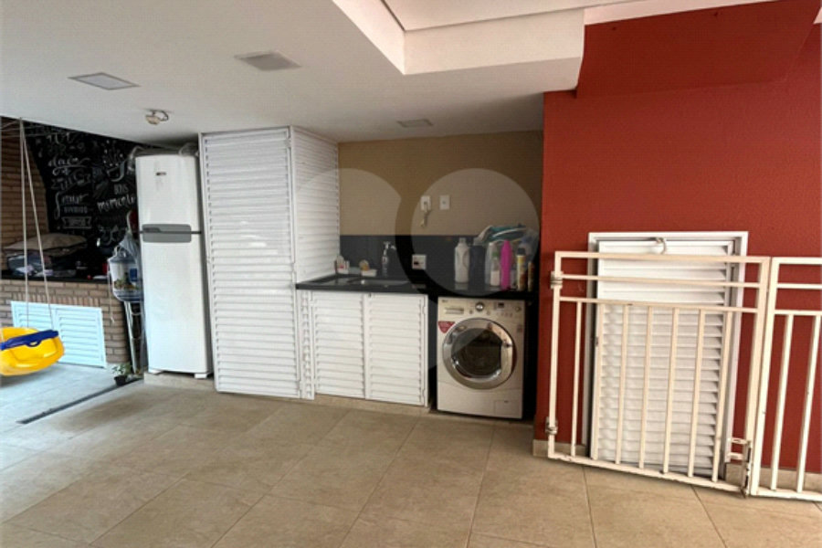 Casa à venda com 3 quartos, sendo 1 suíte, no condomínio Vila Siqueira, São Paulo - SP