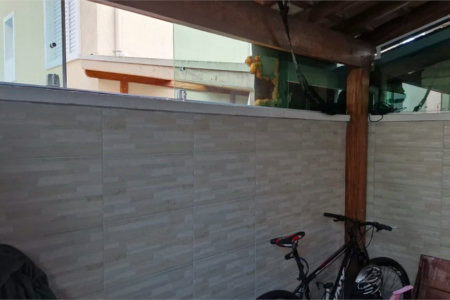 Casa à venda com 3 quartos, sendo 1 suíte, no condomínio Moradas do Horto, São Paulo - SP