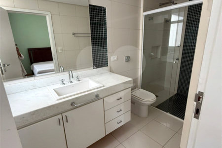 Apartamento à venda com 3 quartos, sendo 1 suíte, em Santa Cecília, São Paulo, SP