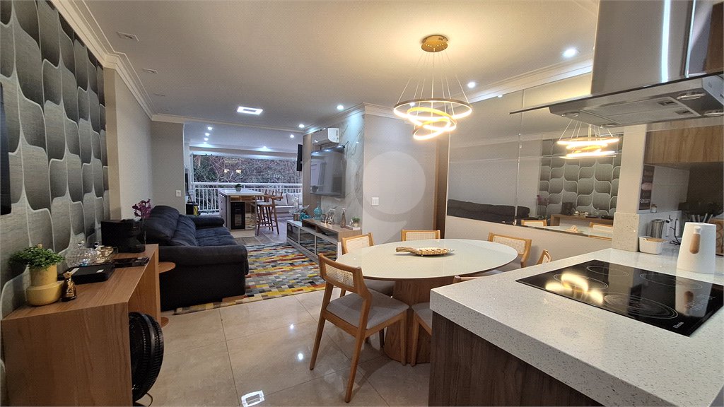 Apartamento à venda com 3 quartos, sendo 1 suíte,  em Vila Leonor, São Paulo, SP