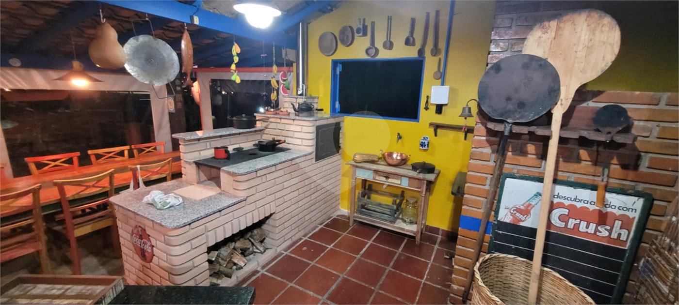 Chácara à venda com 2 quartos, sendo 1 suíte, em Vale San Fernando, Itapetininga, SP