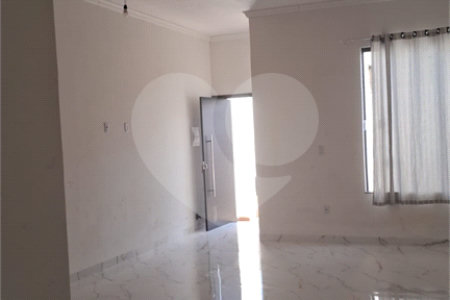 Casa à venda com 3 quartos, sendo 2 suítes,  em Ipê, Três Lagoas, MS