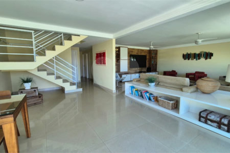 Casa à venda com 6 quartos, sendo 4 suítes, em Ferradura, Armação dos Búzios, RJ