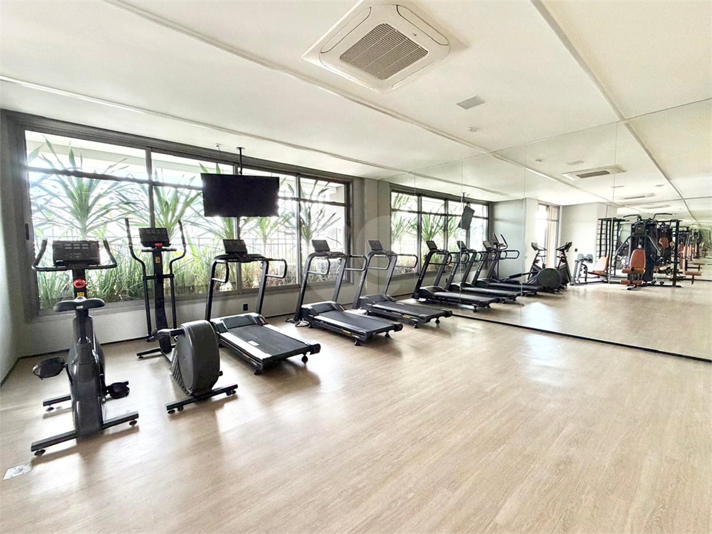 Apartamento à venda com 3 suítes em Campo Belo, São Paulo, SP