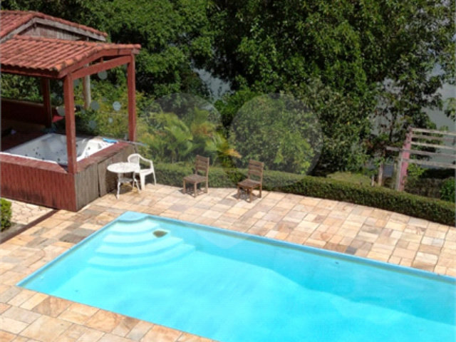 Casa à venda com 7 quartos, sendo 6 suítes,  em Caceia, Mairiporã, SP