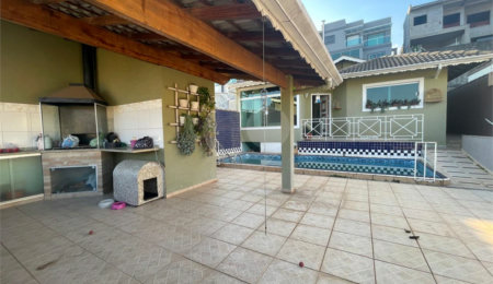 Casa à venda com 3 quartos, sendo 1 suíte,  em Recreio Maristela, Atibaia, SP
