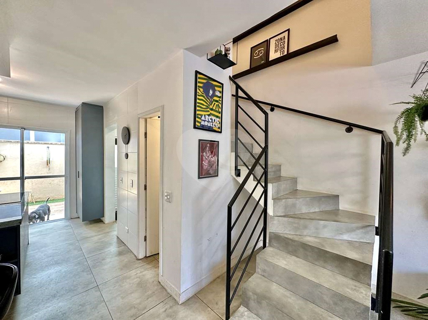 Casa à venda com 3 quartos, sendo 1 suíte, no condomínio Villaggio Viana, Cotia - SP