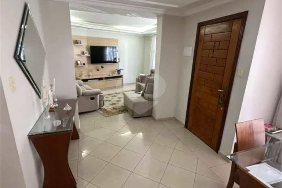 Sobrado à venda com 4 quartos, sendo 1 suíte, em Jardim Regina, São Paulo, SP