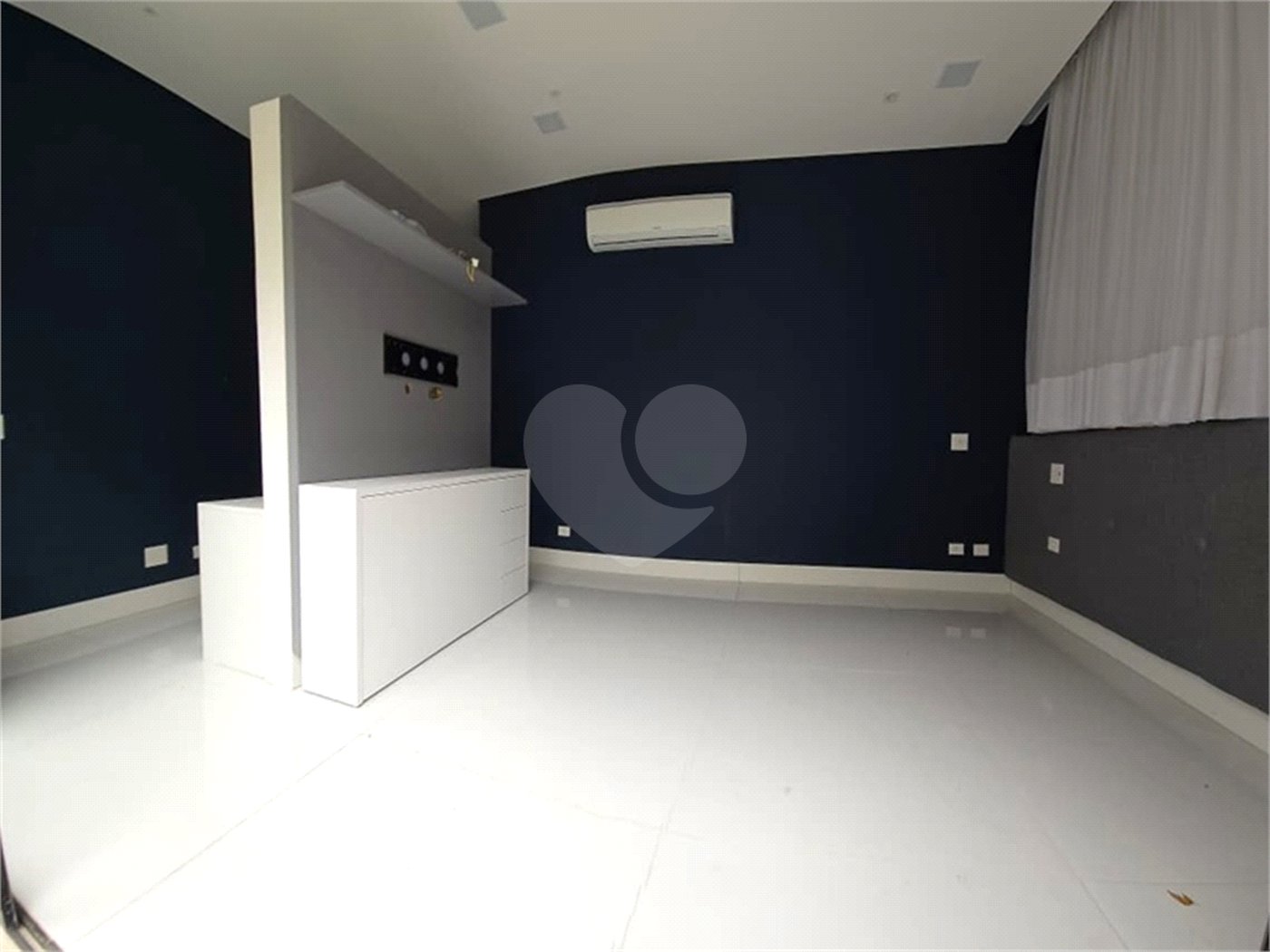 Casa à venda com 5 suítes no condomínio Tamboré II, Santana de Parnaíba - SP